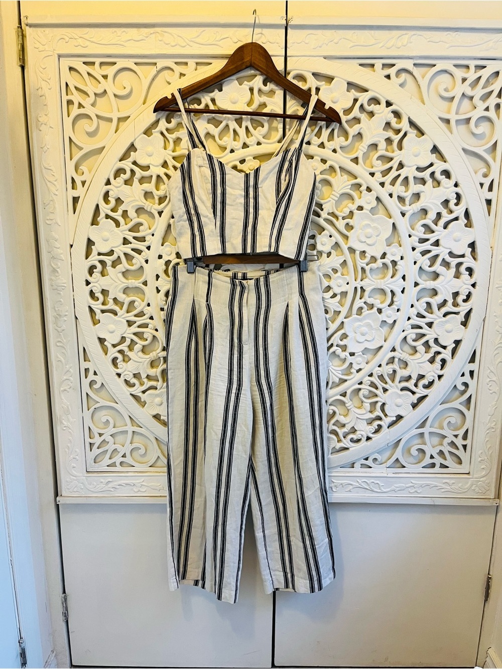 Dynamite Striped Linen Blend Matching Set Crop Top & Wide Leg Pants Small / 4